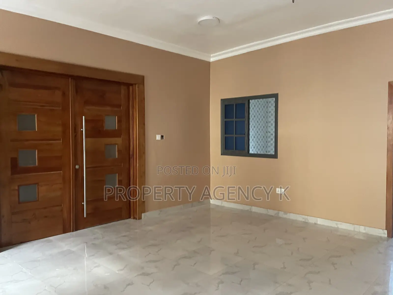 2bdrm Apartment in J Apartments Comp, West Hills Mall Area for rent