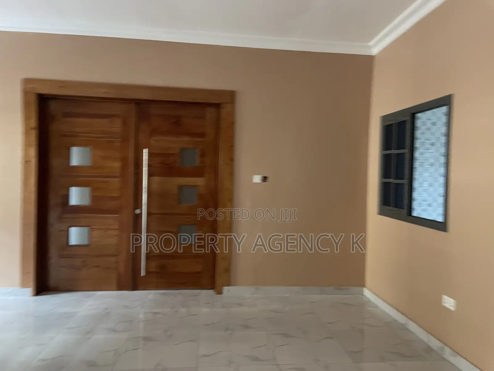 2bdrm Apartment in J Apartments Comp, West Hills Mall Area for rent
