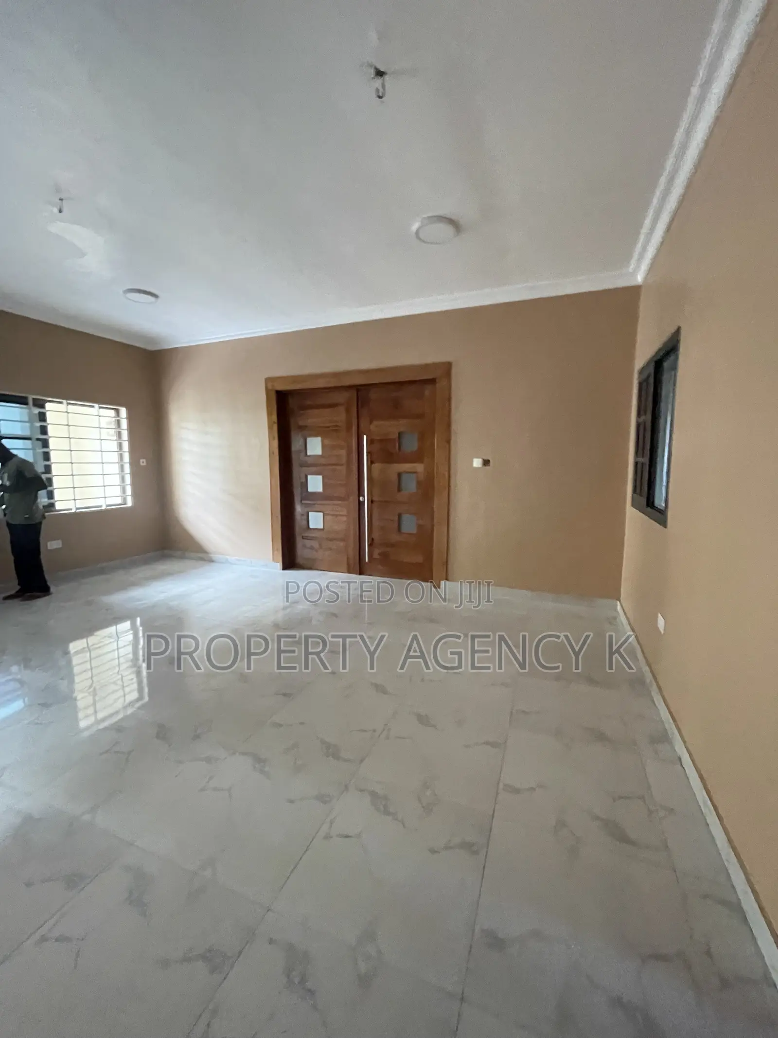 2bdrm Apartment in J Apartments Comp, West Hills Mall Area for rent