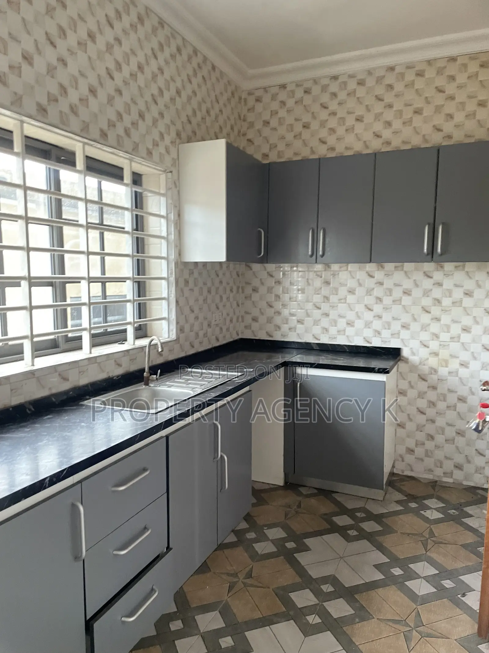 2bdrm Apartment in J Apartments Comp, West Hills Mall Area for rent