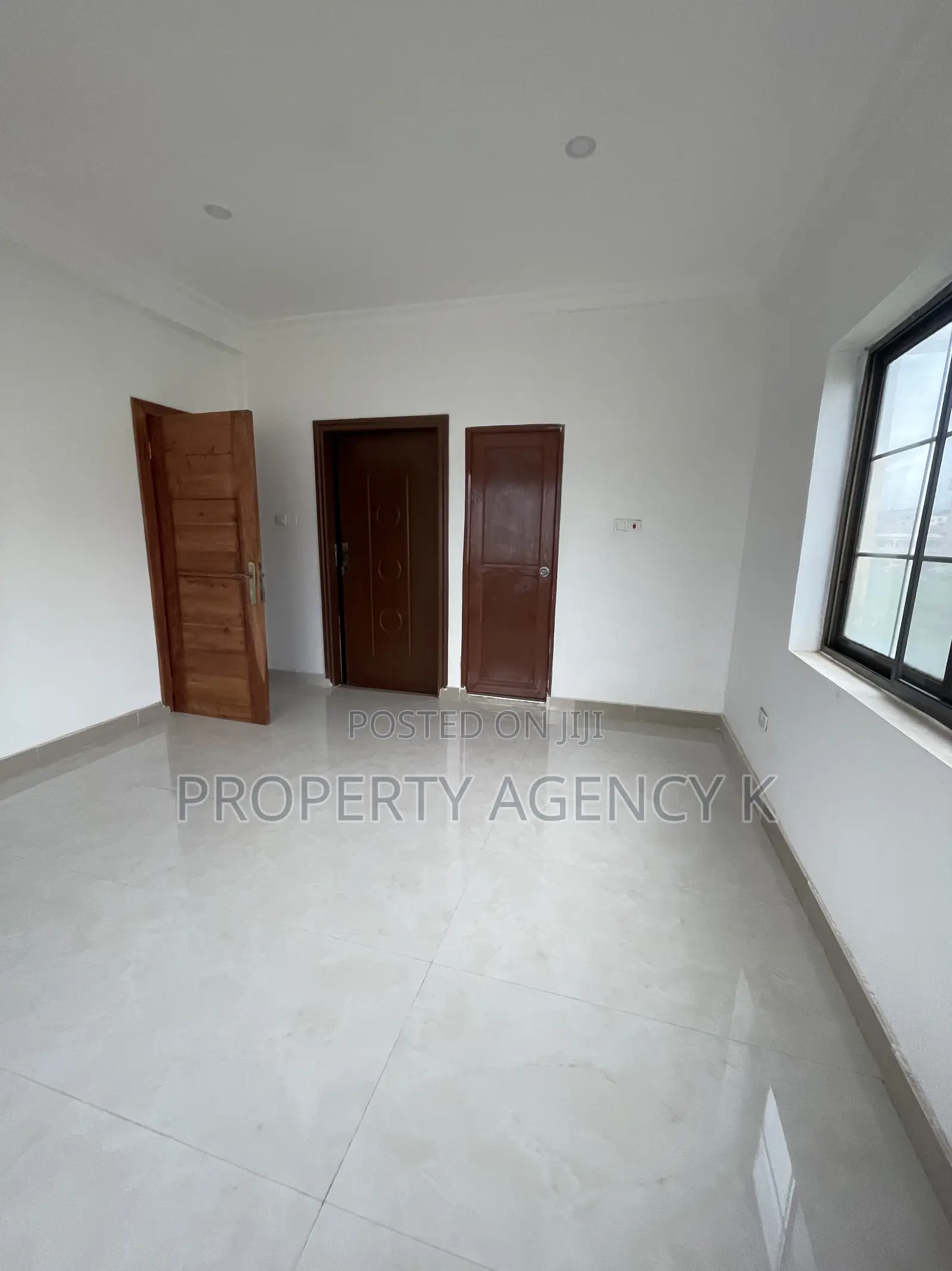 3bdrm Apartment in J Apartments, West Hills Mall Area for rent