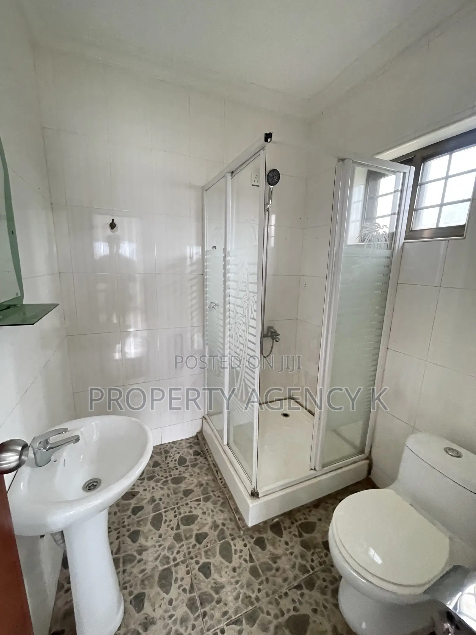 3bdrm Apartment in J Apartments, West Hills Mall Area for rent