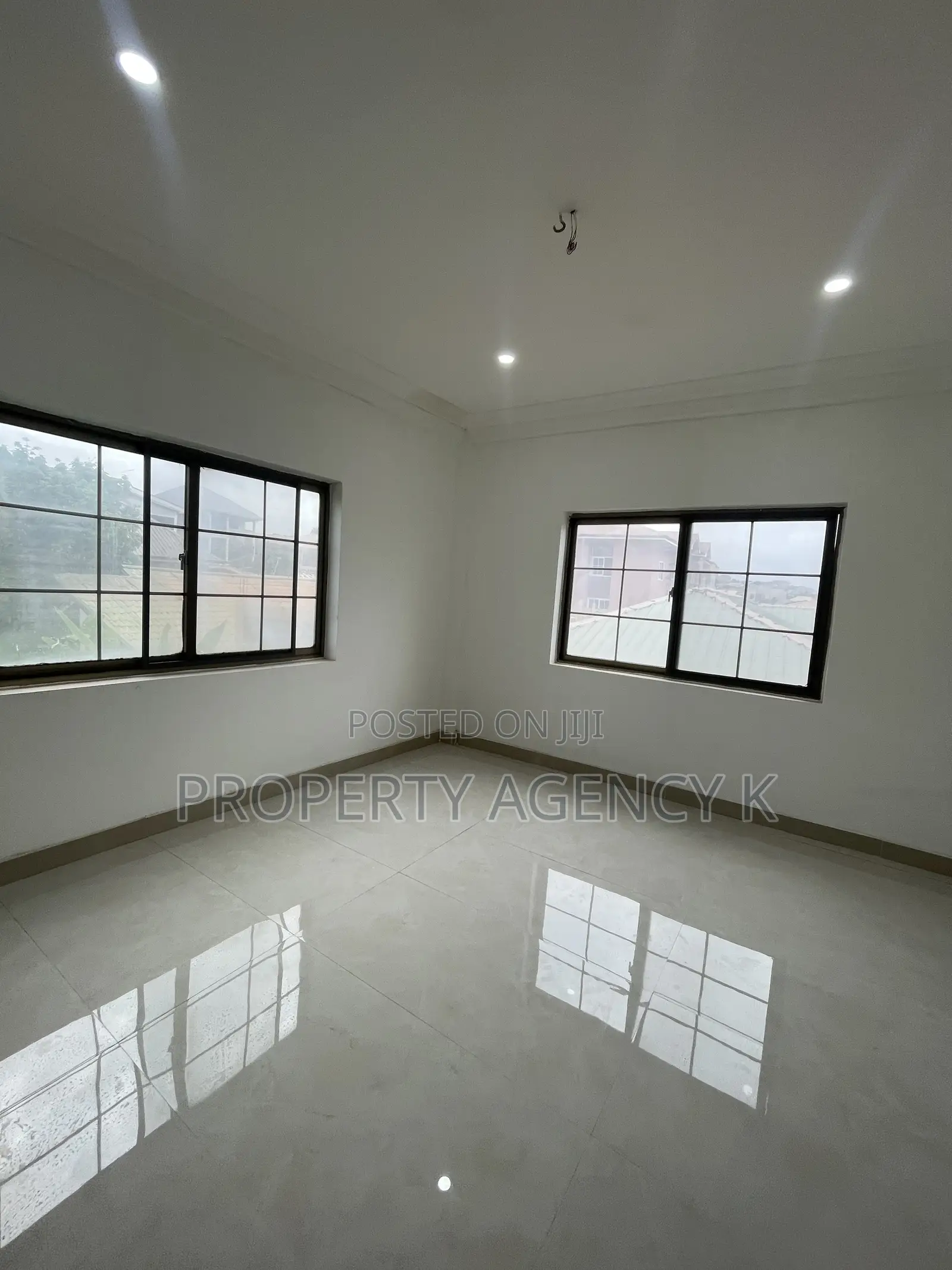 3bdrm Apartment in J Apartments, West Hills Mall Area for rent