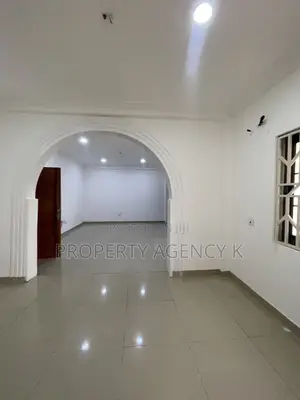 3bdrm Apartment in J Apartments, West Hills Mall Area for rent
