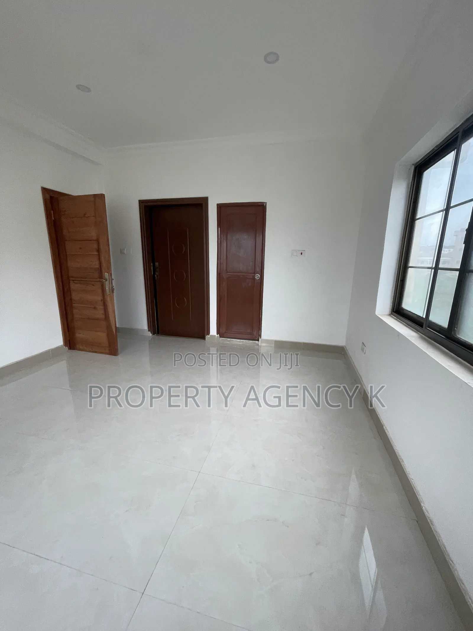 3bdrm Apartment in J Apartments, West Hills Mall Area for rent