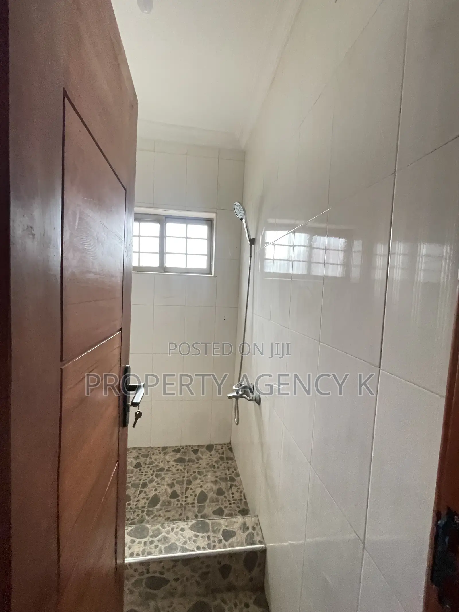 3bdrm Apartment in J Apartments, West Hills Mall Area for rent