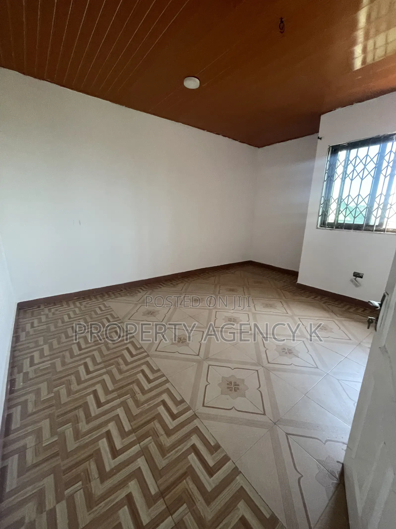 1bdrm Apartment in J Apts, West Hills Mall Area for rent