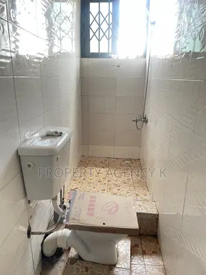 1bdrm Apartment in J Apts, West Hills Mall Area for rent