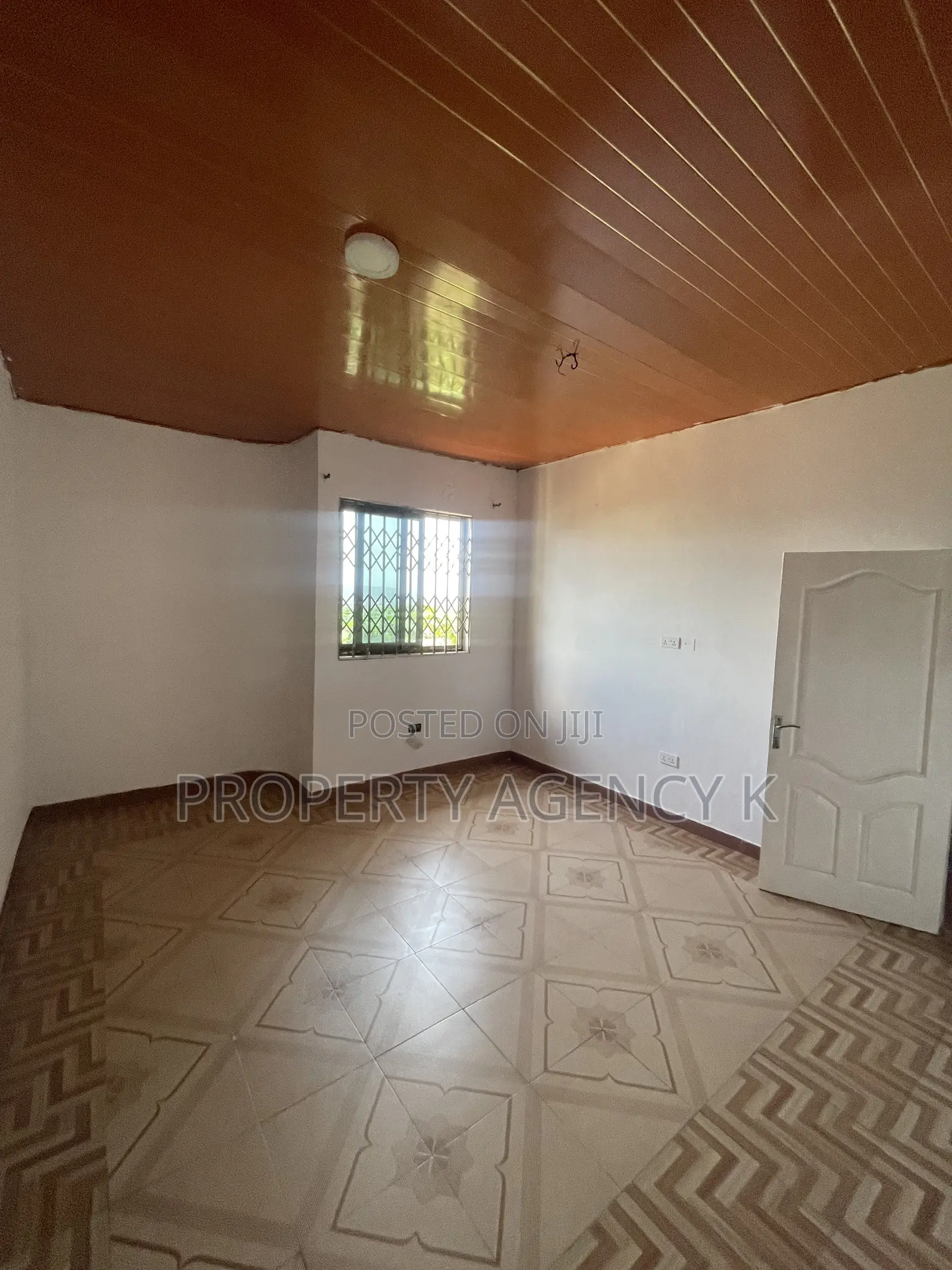 1bdrm Apartment in J Apts, West Hills Mall Area for rent
