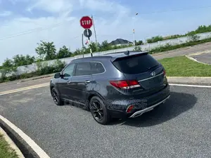 Hyundai Santa Fe SE FWD 2018 Gray