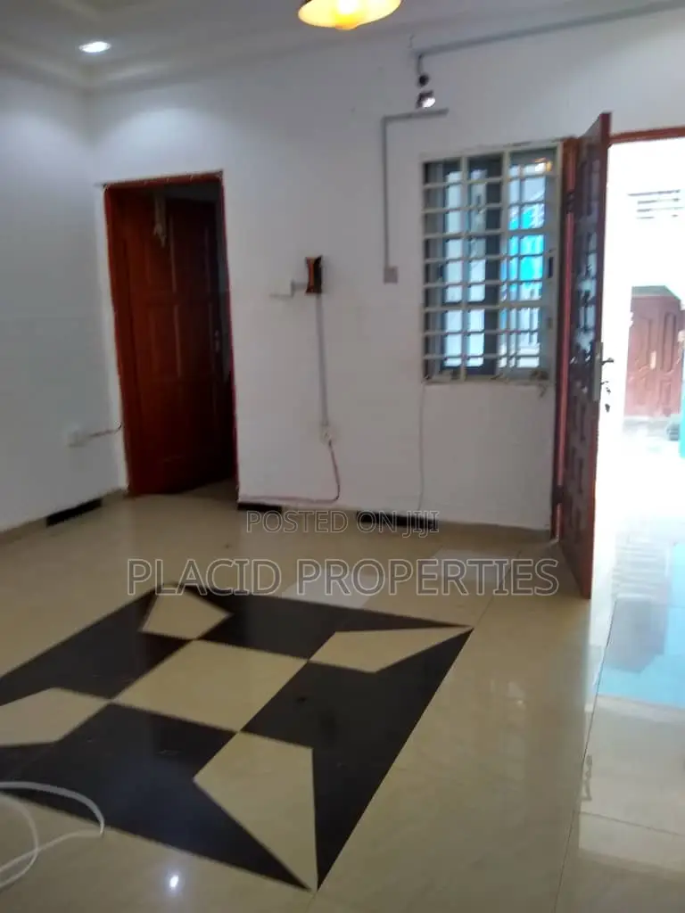 1bdrm Apartment in Adenta Sakora for rent