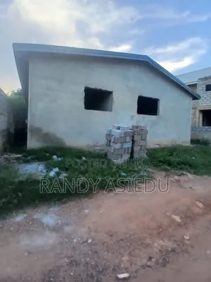 5bdrm House in Danfa for sale