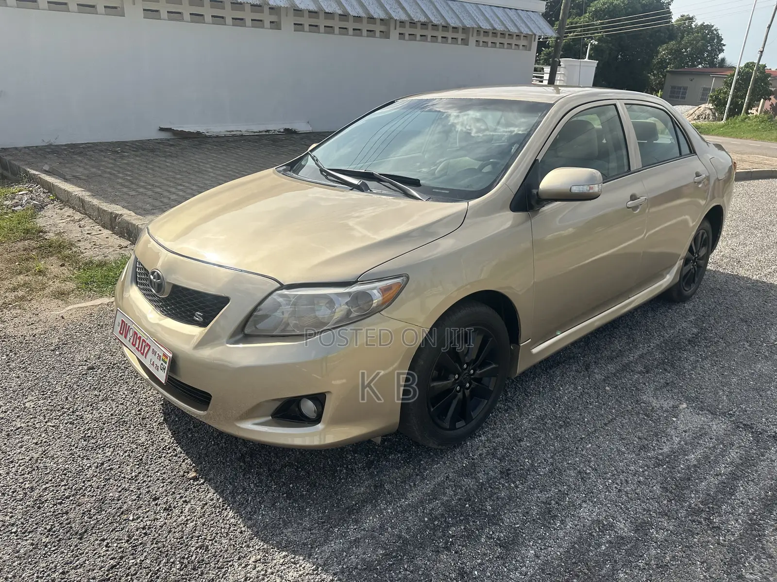 Toyota Corolla 2013 Gold