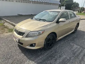 Toyota Corolla 2013 Gold