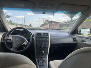 Toyota Corolla 2013 Gold