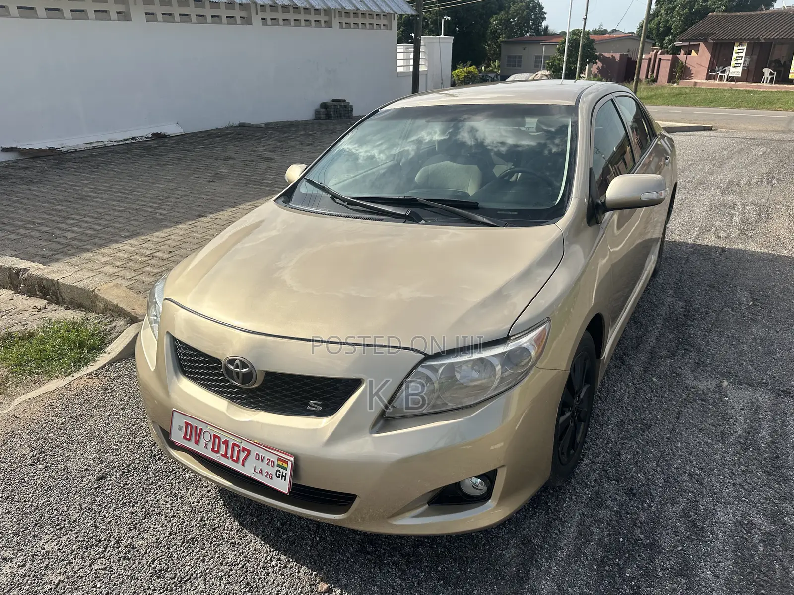 Toyota Corolla 2013 Gold