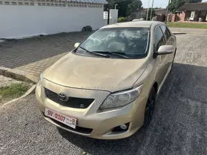 Toyota Corolla 2013 Gold