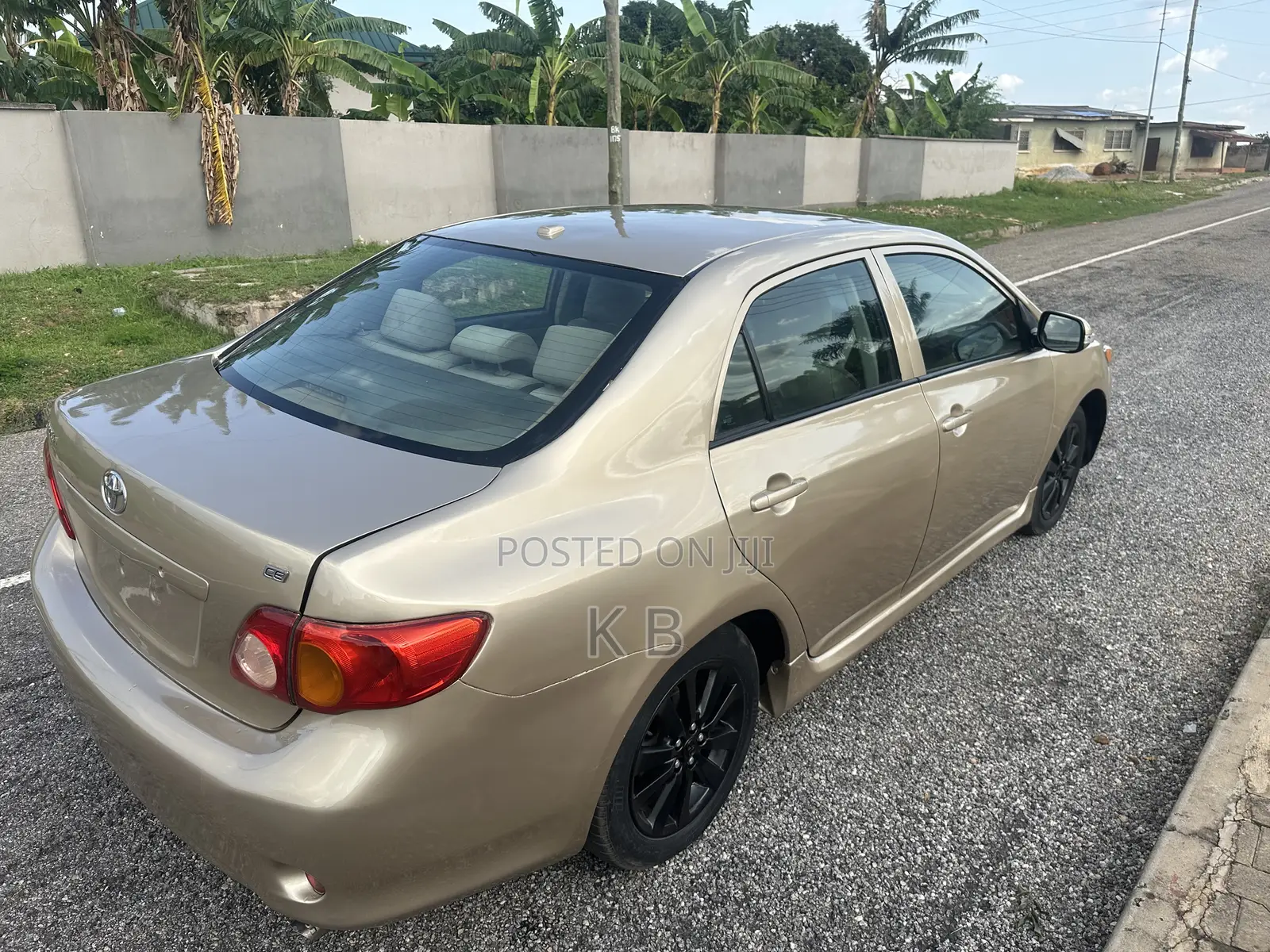 Toyota Corolla 2013 Gold
