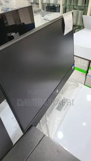 Desktop Computer HP 200 G4 22 All-in-One 16GB Intel Core i5 SSD 512GB