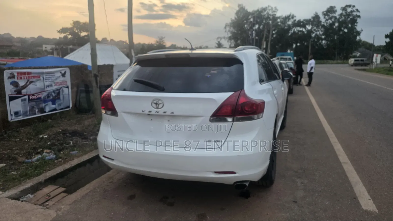 Toyota Venza LE 4dr Wagon AWD (2.7L 4cyl 6A) 2014 White