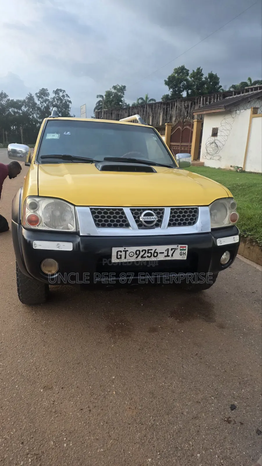 Nissan Hardbody 2017 Yellow