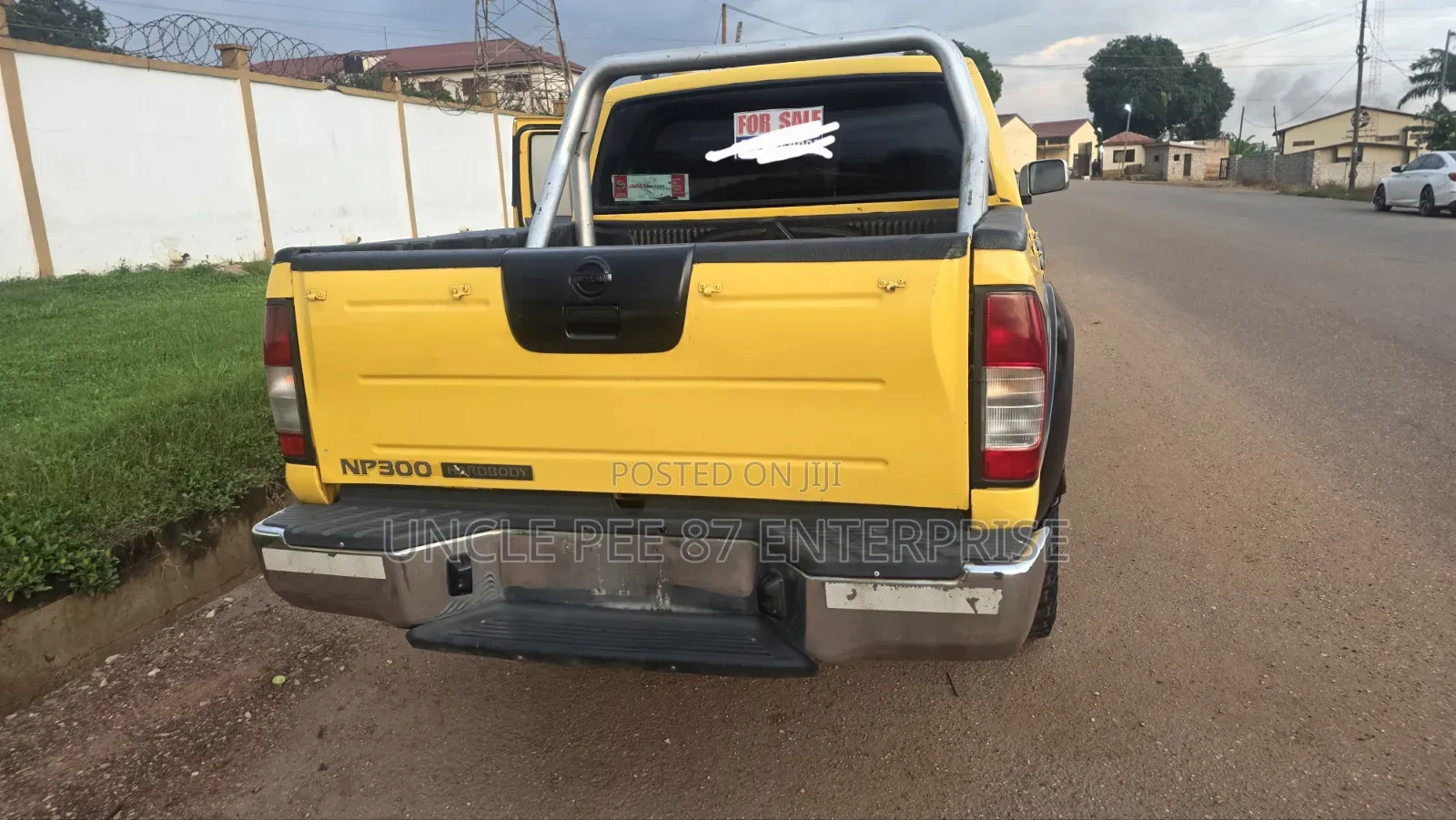 Nissan Hardbody 2017 Yellow
