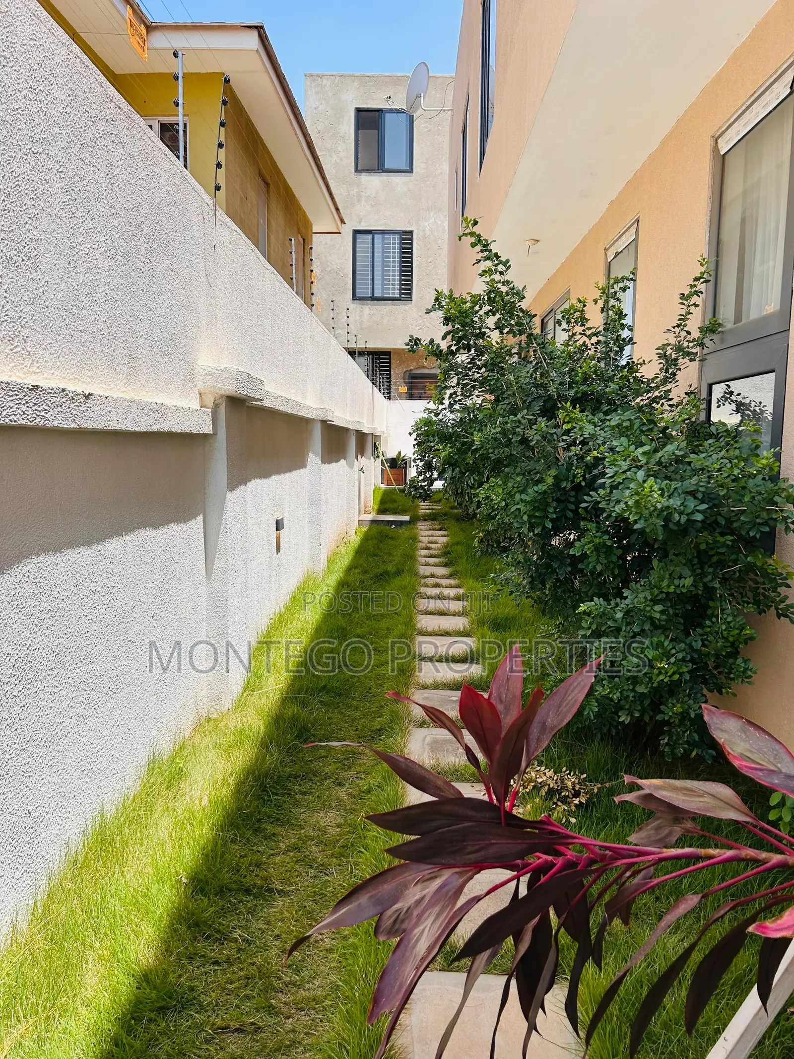 4bdrm House in East Legon, Adjiriganor for sale