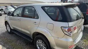 Toyota Fortuner 2.7 AWD 2012 Gray
