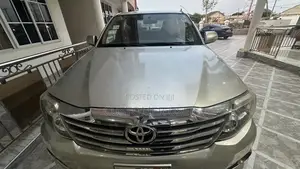 Toyota Fortuner 2.7 AWD 2012 Gray