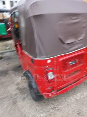 Bajaj Freedom 2025 Red
