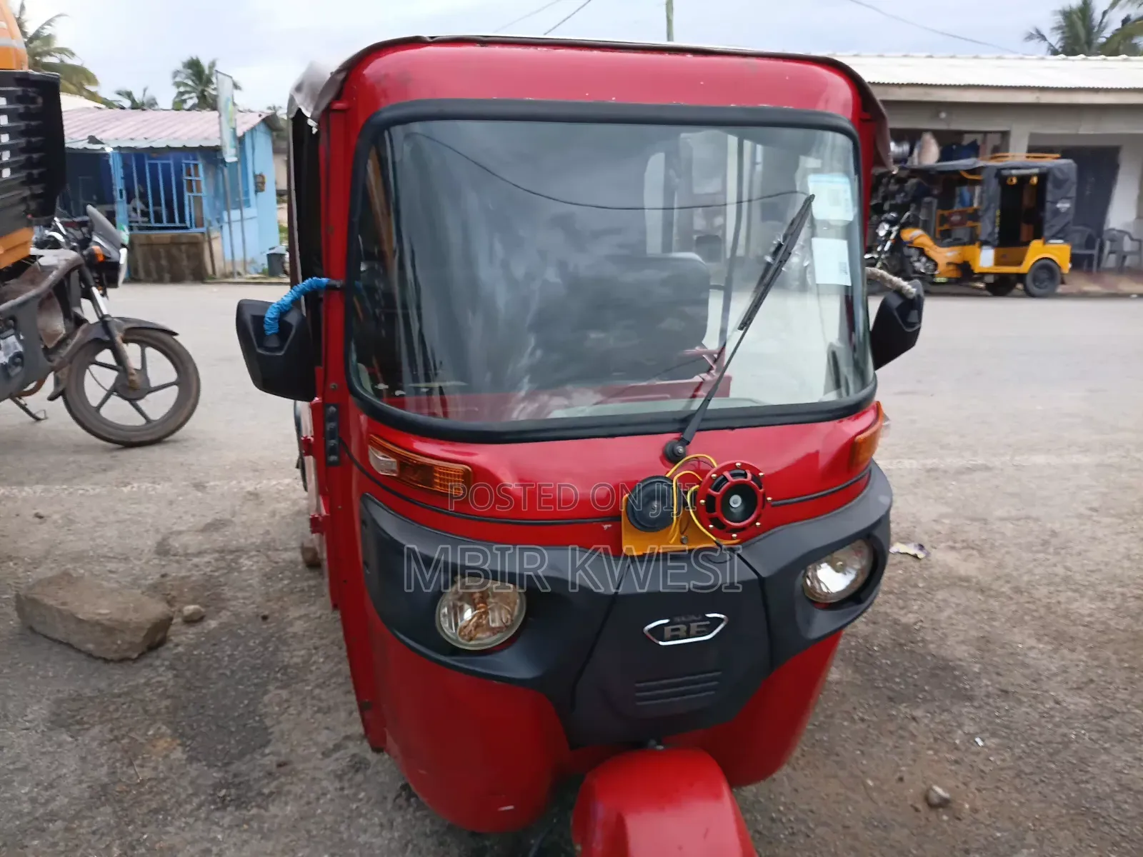 Bajaj Freedom 2025 Red