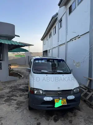 Toyota HiAce 2012 White