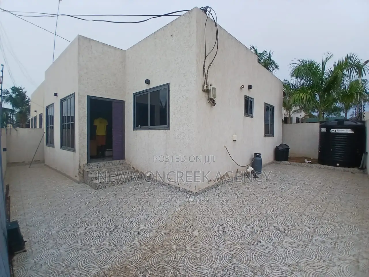 Furnished 2bdrm Bungalow in Lakeside Estates, Accra Metropolitan