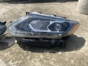 Nissan Rogue 2014 Headlight Yolk Type Pair