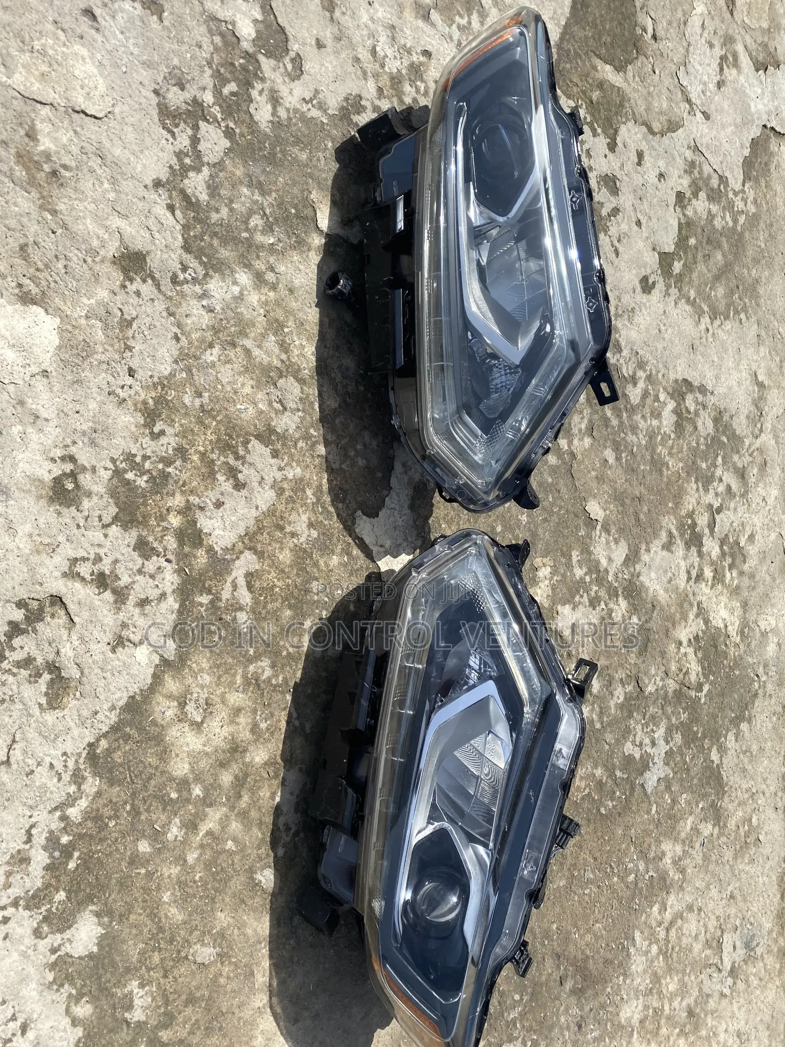Nissan Rogue 2014 Headlight Yolk Type Pair