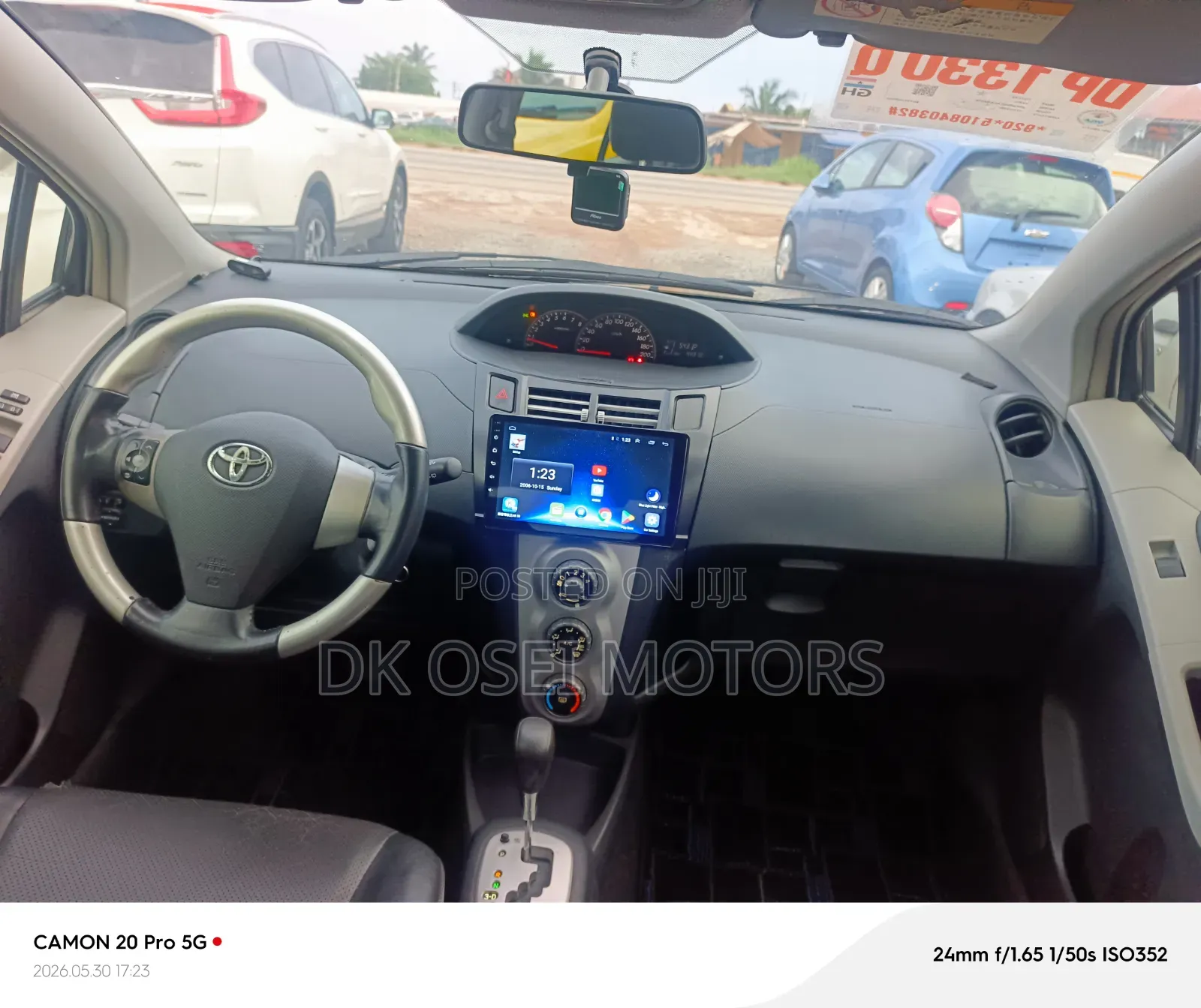 Toyota Yaris Base Hatchback 5dr 2010 White
