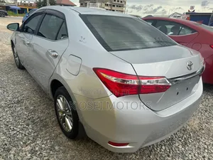 Toyota Corolla Altis 2015 Silver
