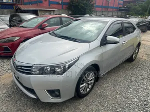 Toyota Corolla Altis 2015 Silver