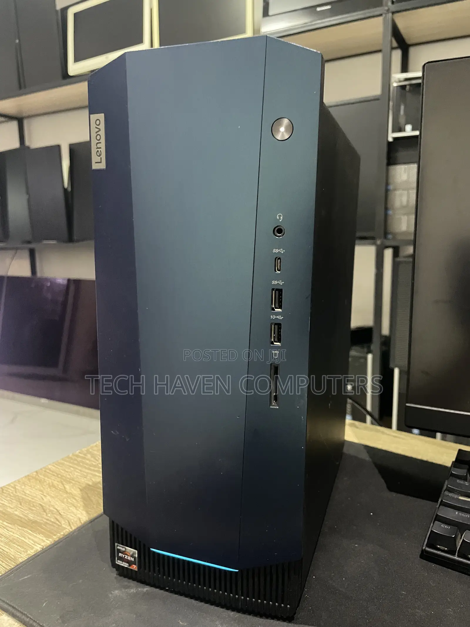 Desktop Computer Lenovo 32GB AMD Ryzen 7 SSD 512GB