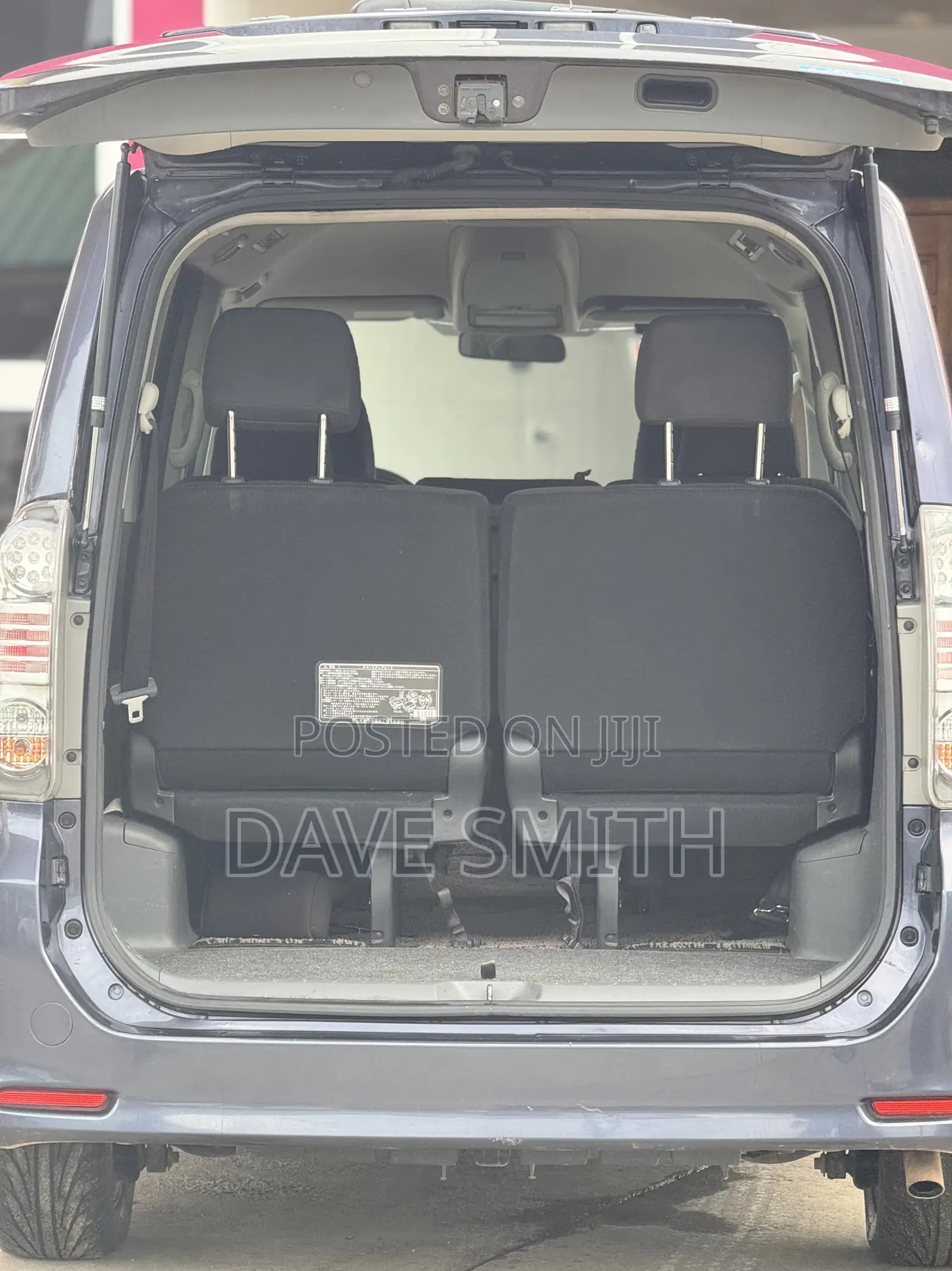 Toyota Voxy 2011 Blue