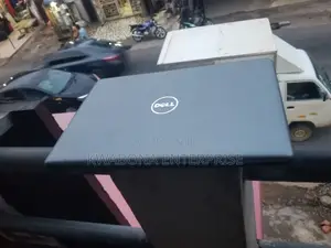 Laptop Dell Inspiron 11 3168 12GB AMD Ryzen 7 HDD 1T