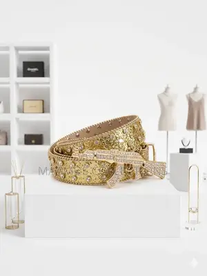 Studded Rhinestone Belt / Fashion Belt With a Western-Style Buckle
