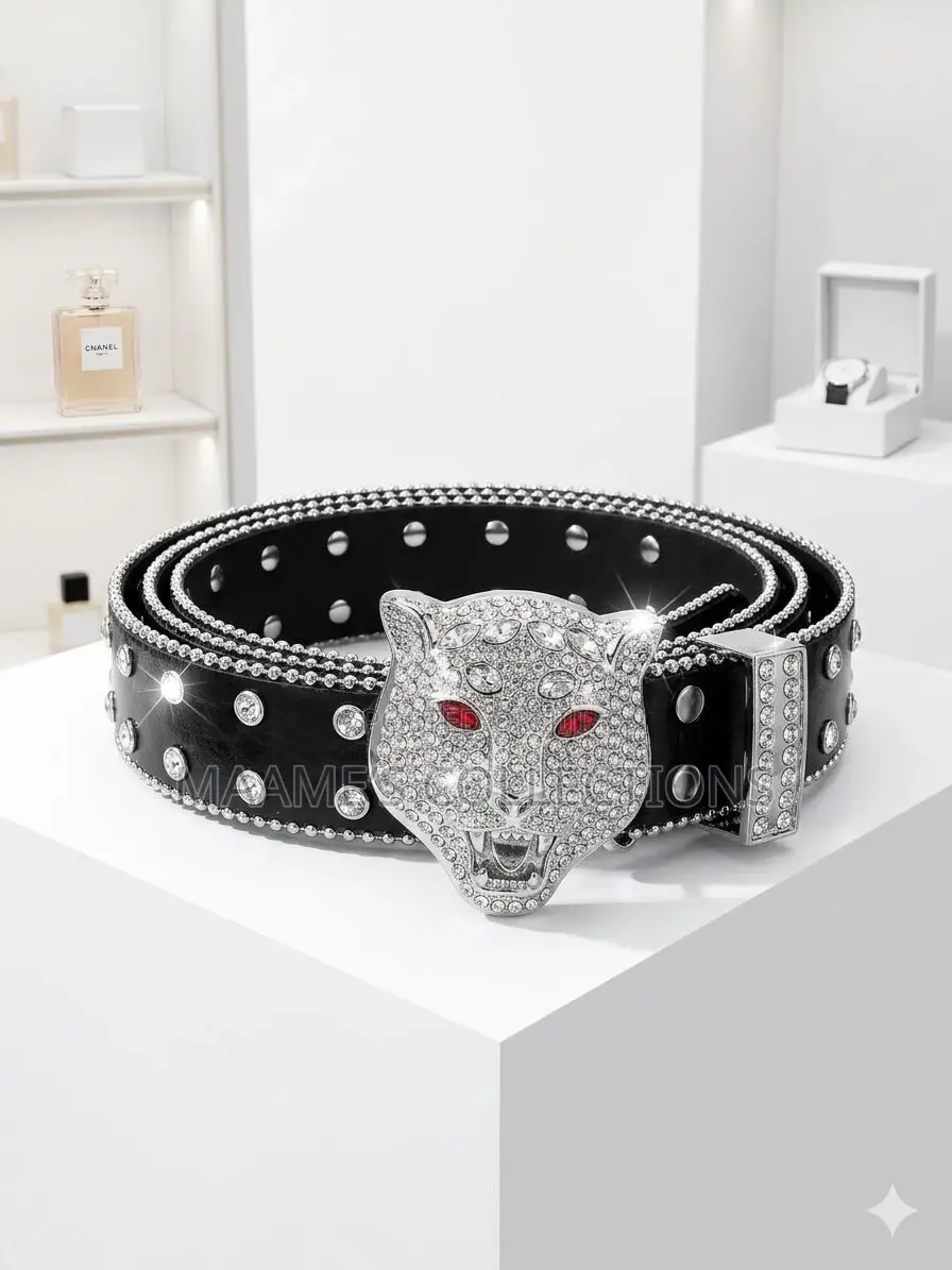 Studded Rhinestone Belt / Fashion Belt With a Western-Style Buckle