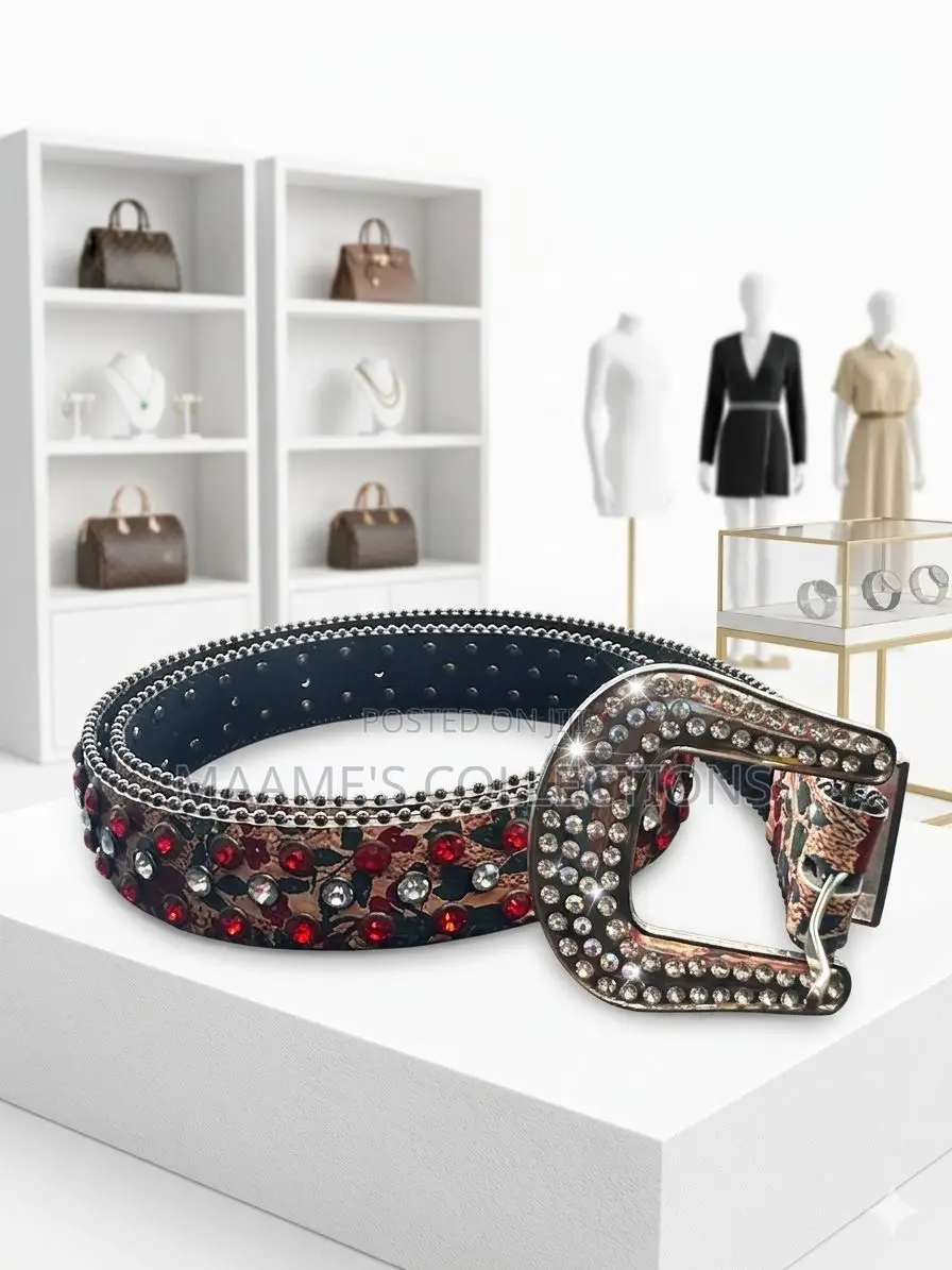 Studded Rhinestone Belt / Fashion Belt With a Western-Style Buckle