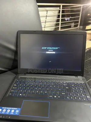 Laptop Medion Erazer P6681 8GB Intel Core i5 HDD 1T