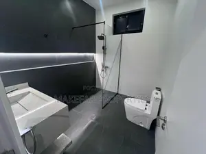 4bdrm House in Dzorwulu for sale