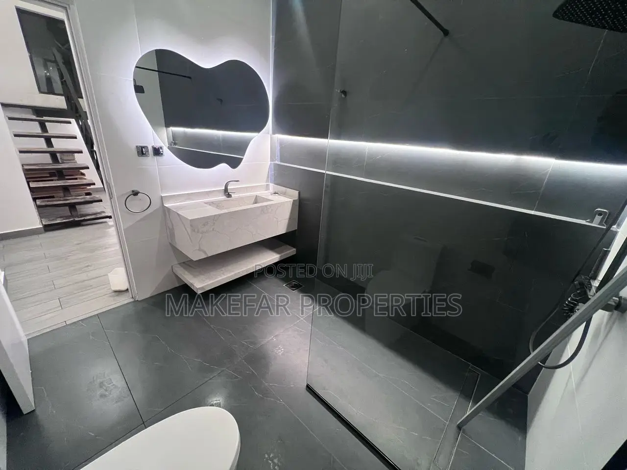 4bdrm House in Dzorwulu for sale