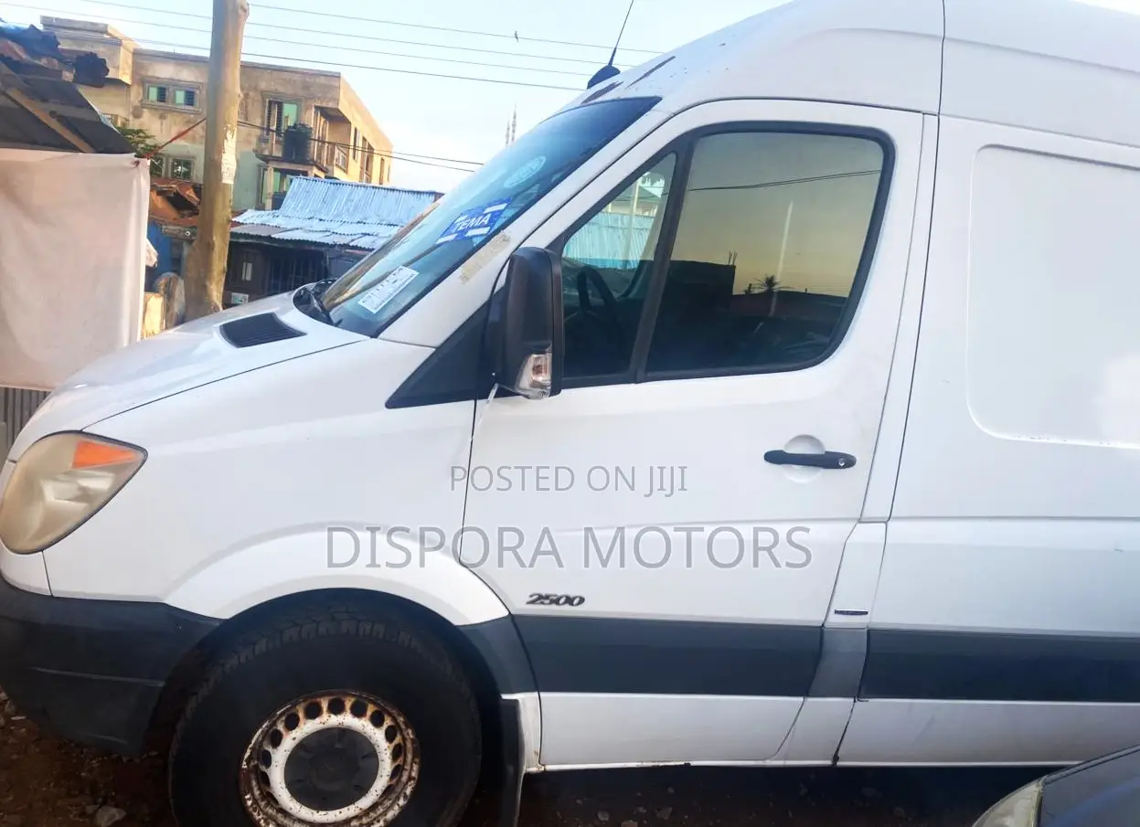 Mercedes-Benz Sprinter 2011 White