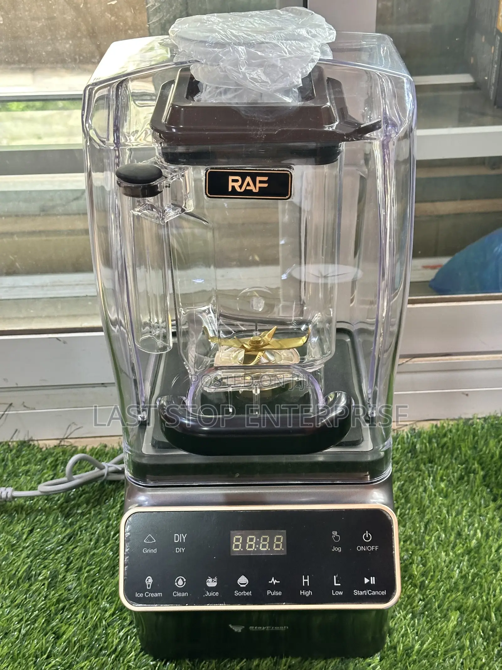 Raf Soundproof Blender