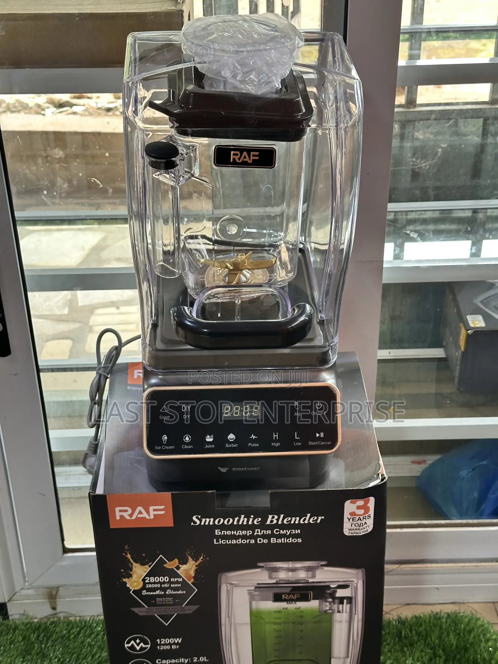 Raf Soundproof Blender